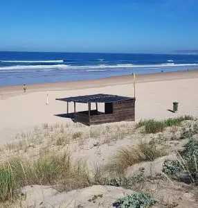 30 minutes from our door in Graça, Lisbon we have our favorite beach. What's not to like?