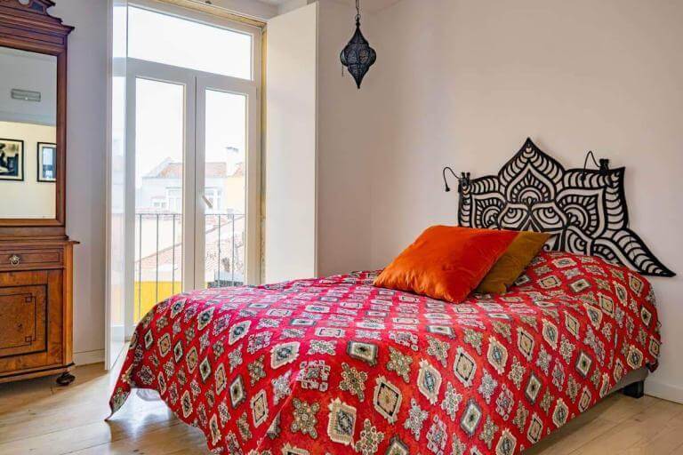 Moroccan Queen at Tings Lisbon with garden view.
