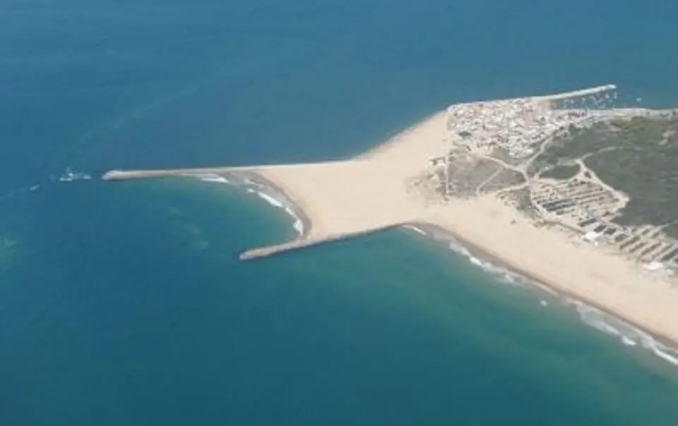 Our hidden gem - the best city beach in Lisbon