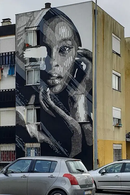 Street art by Huariu in Quinta do Mocho, Lisbon