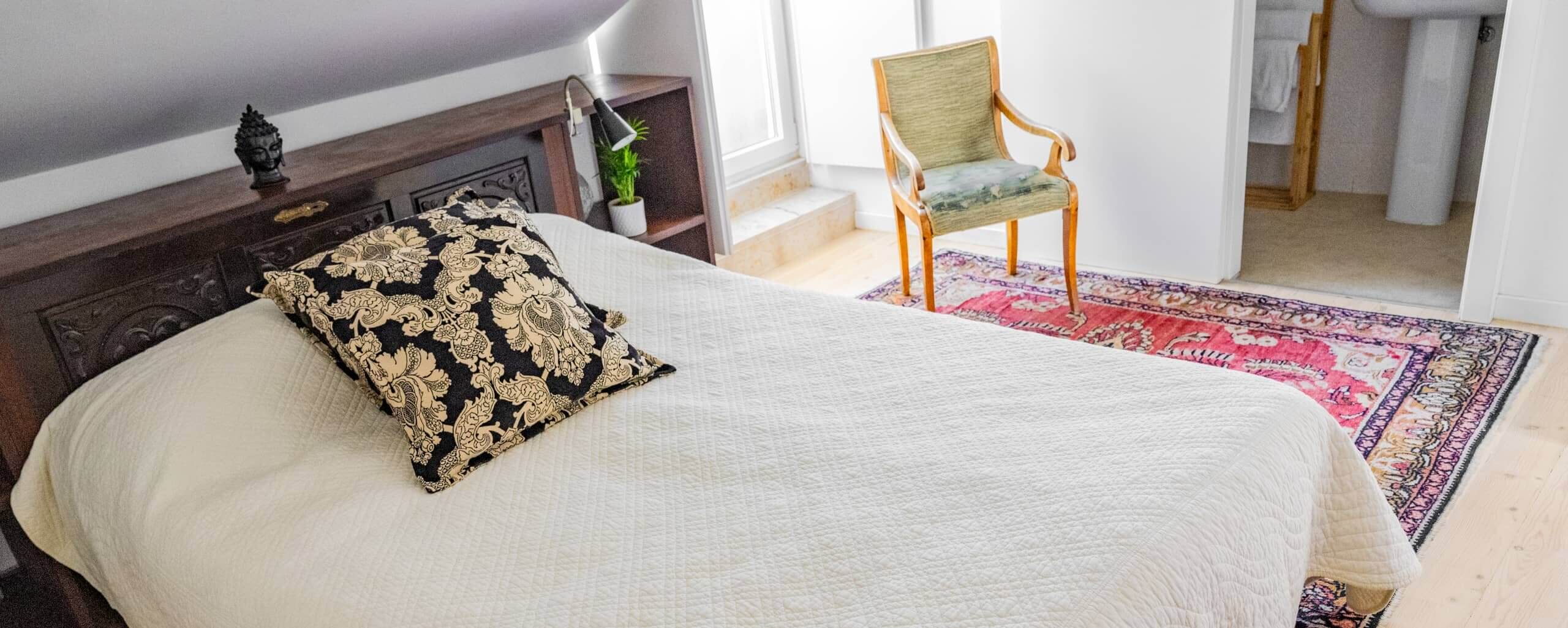 Tings Lisbon's Attic Room from the Cozy Category