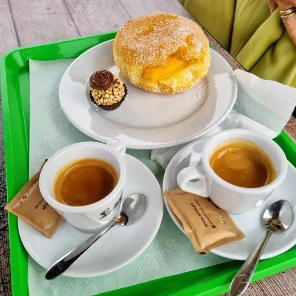 A day at the beach - The best Bola de Belelim in Lisbon