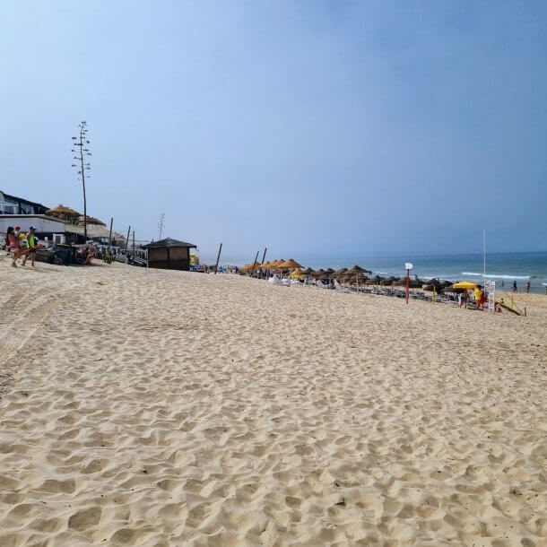 A day at the beach - The sun at Fonte da Telha